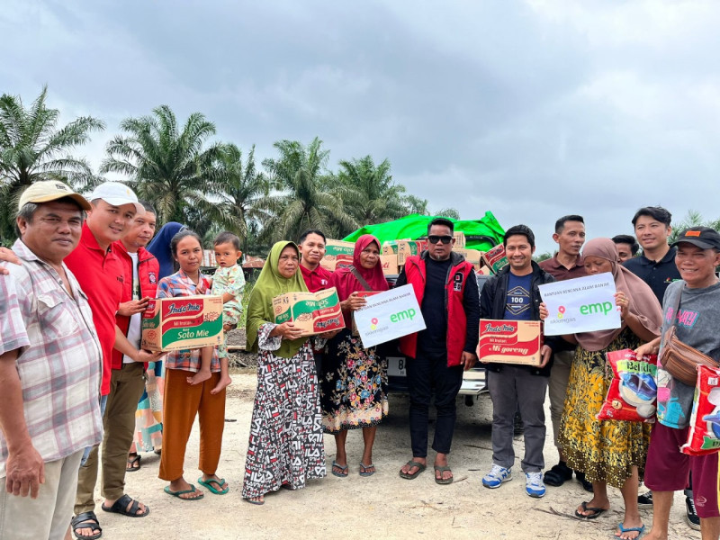 EMP Bentu Limited Kembali Salurkan Sembako untuk Korban Banjir di Pelalawan