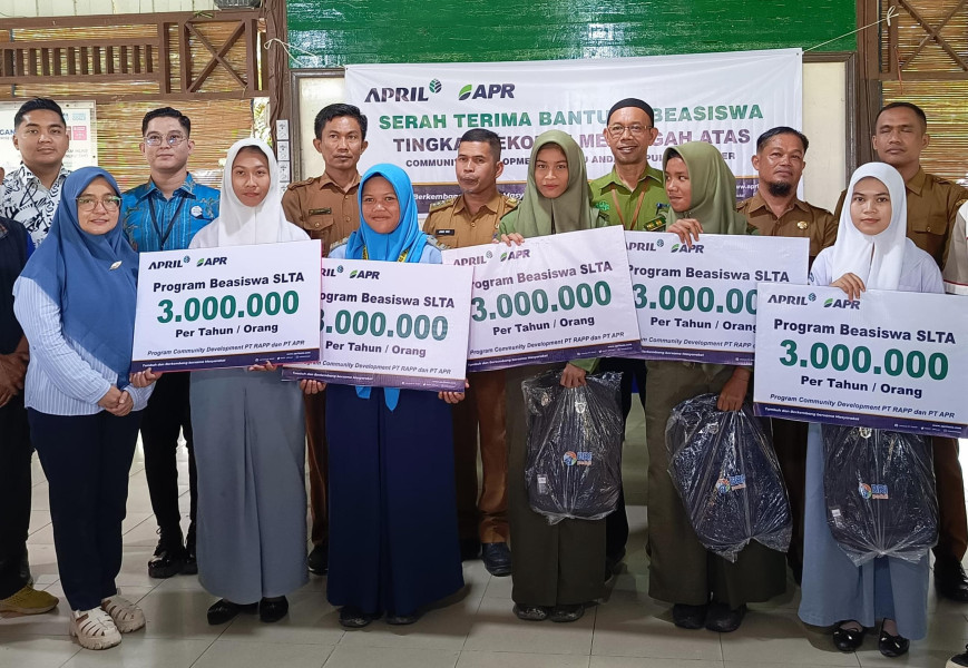 RAPP Serahkan Beasiswa Pendidikan untuk 250 Siswa SMA/SMK di 5 Kabupaten Operasional