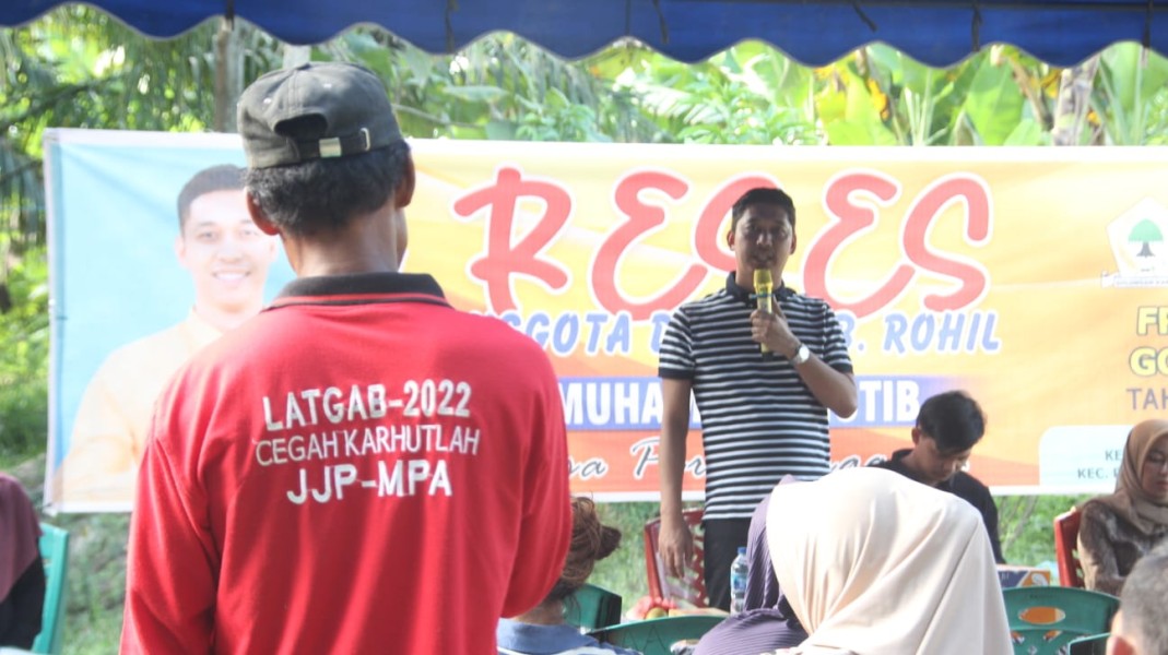 Reses Anggota DPRD Rohil Dapil Satu Muhammad Hotib , Warga Pekaitan Harapkan Realisasi Perbaikan Jalan