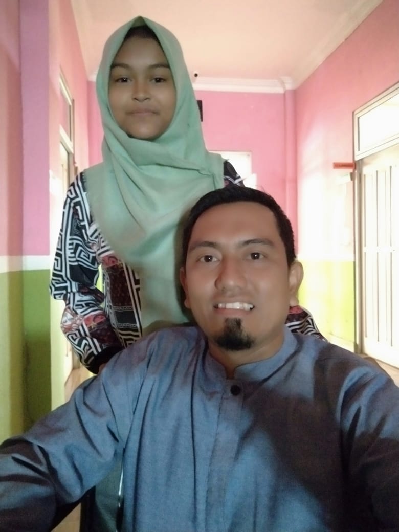 Terima Beasiswa Dari PLN, Ini Cita Cita Andini