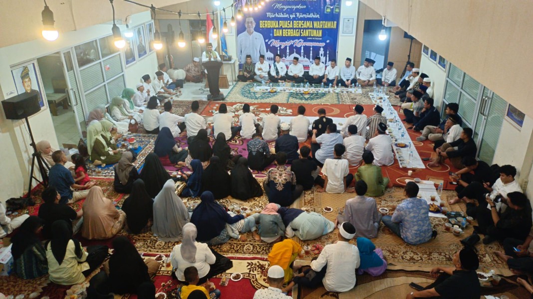 Santuni Anak Yatim dan Janda Wartawan, PWI Riau Juga Serahkan 320 Bingkisan untuk Anggota
