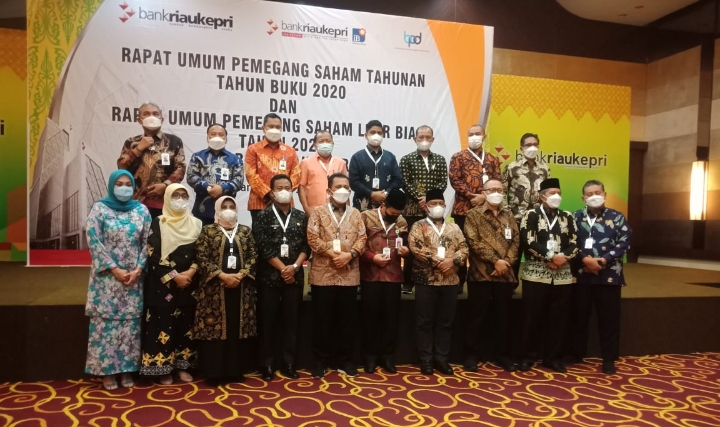 Wabup Rohil Hadir RUPS Bank Riau Kepri