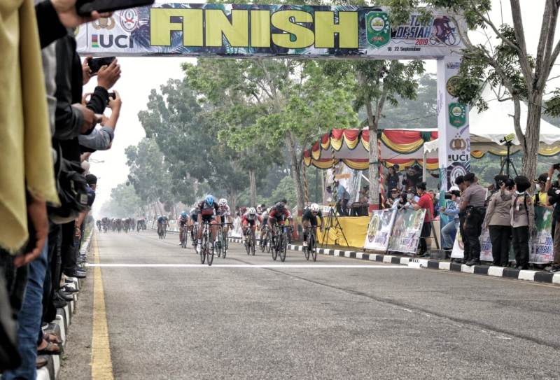 Nur Amirull Juarai Podium Etape 1 Tdsi 2019