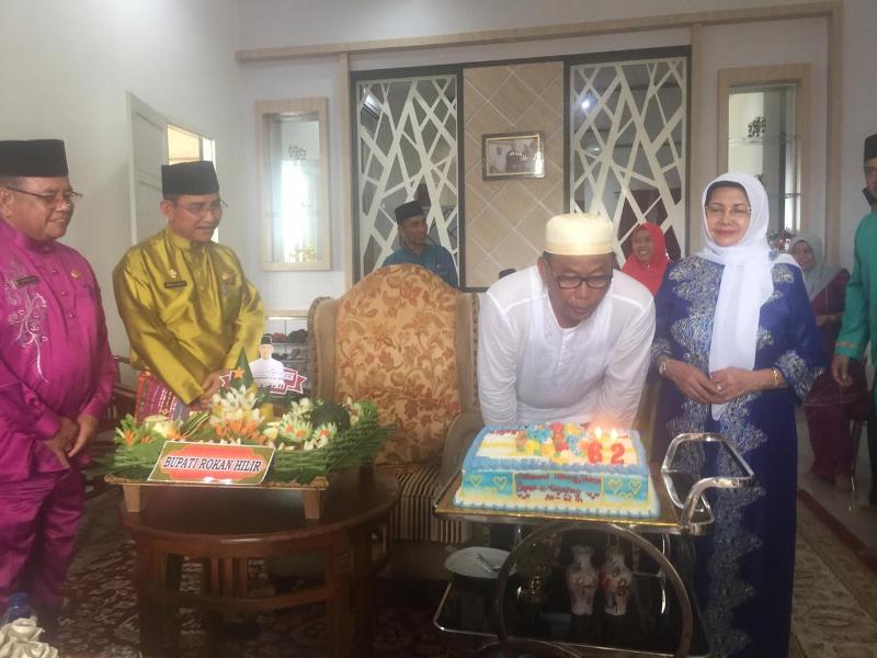 Hari Ini, Bupati Rokan Hilir Suyatno Berusia 62 Tahun