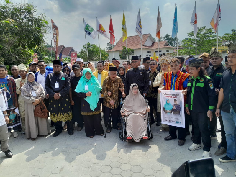 Afni-Syamsurizal Paslon ke Tiga Mendaftar ke KPU Siak