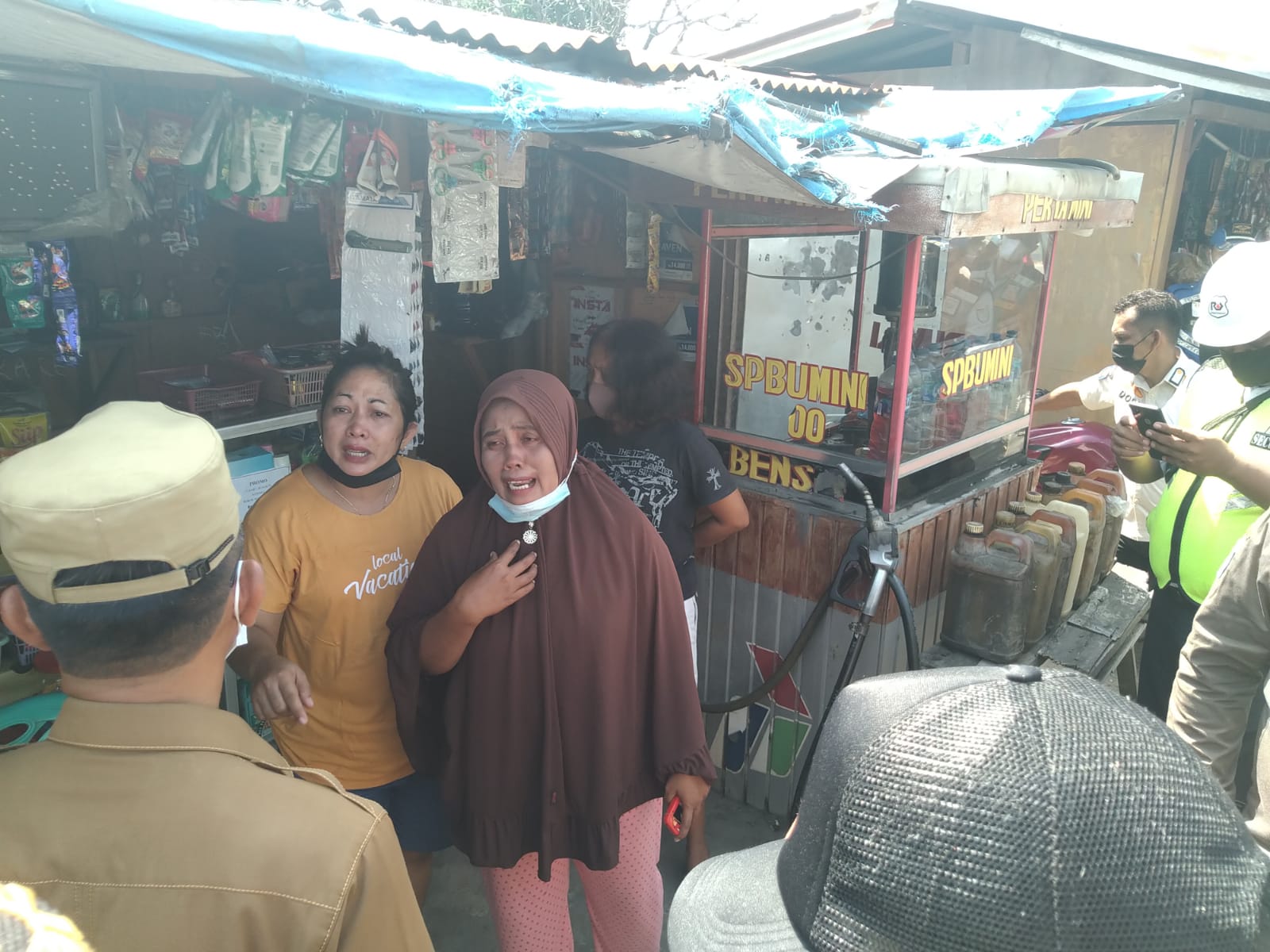 Isak Tangis PKL BOB Dieksekusi Tim Gabungan Pemkab Siak, Kami Bukan Cari Kaya Tapi Untuk Makan