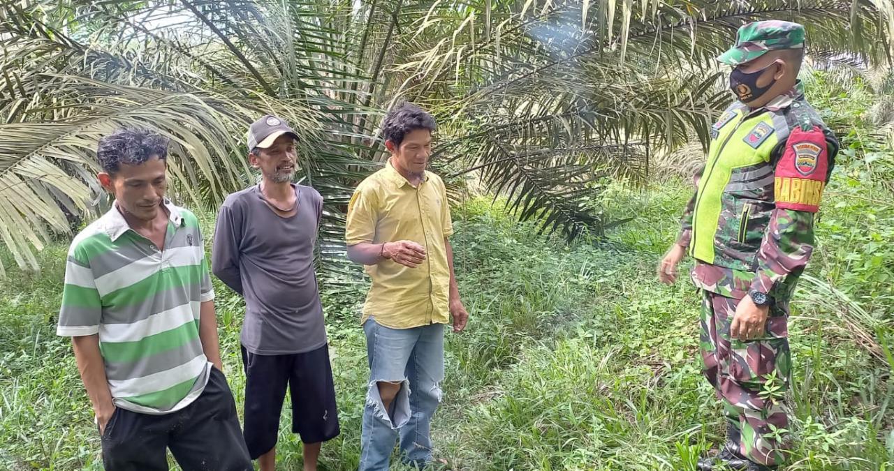 Dampaknya Cukup Besar, Sertu Afrisal Lakukan Sosialisasi Karhutla di Pangkalan Pisang