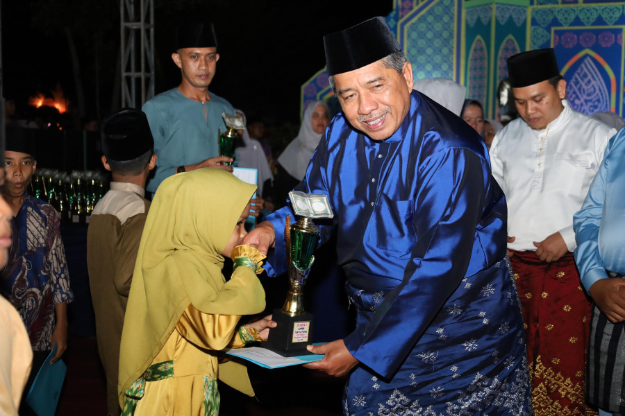Tualang Juara Umum MTQ ke 23, Bupati Alfedri : Cetak Generasi Muda Berakhlak Mulia dan Pengetahuan Luas