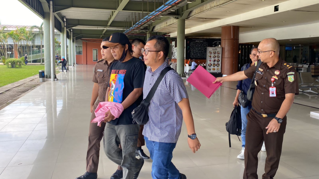Kejari Pelalawan Jemput Paksa Kontraktor Pelaksana Kasus Sampan di Dinas Perikanan & Kelautan