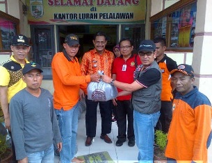 PT Bumi Siak Pusako Beri 200 Paket Bantuan Ke Korban Banjir Langgam