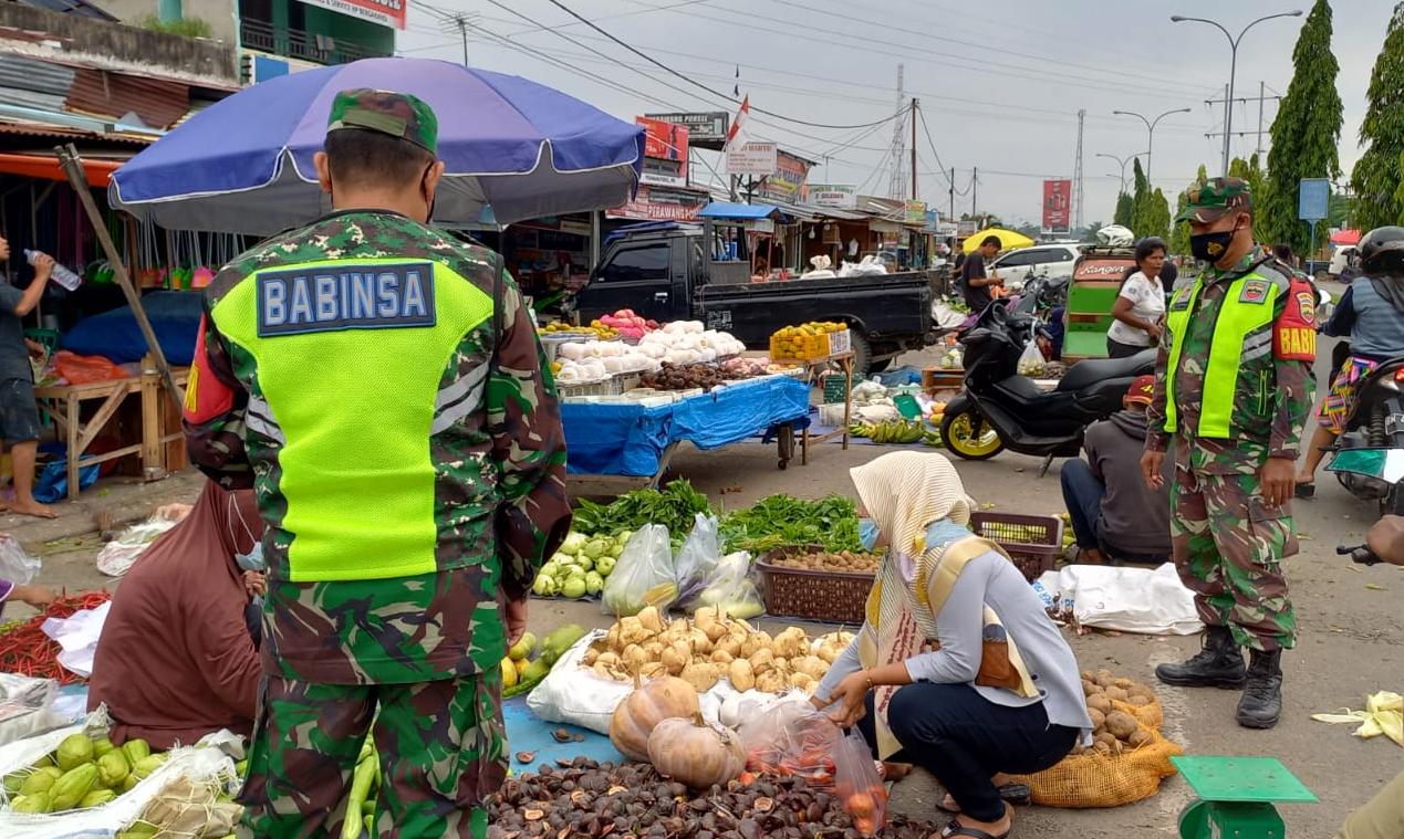 Sertu Afrisal Sisir 2 Lokasi Yang Dinilai Rawan Penularan Covid-19 di Tualang