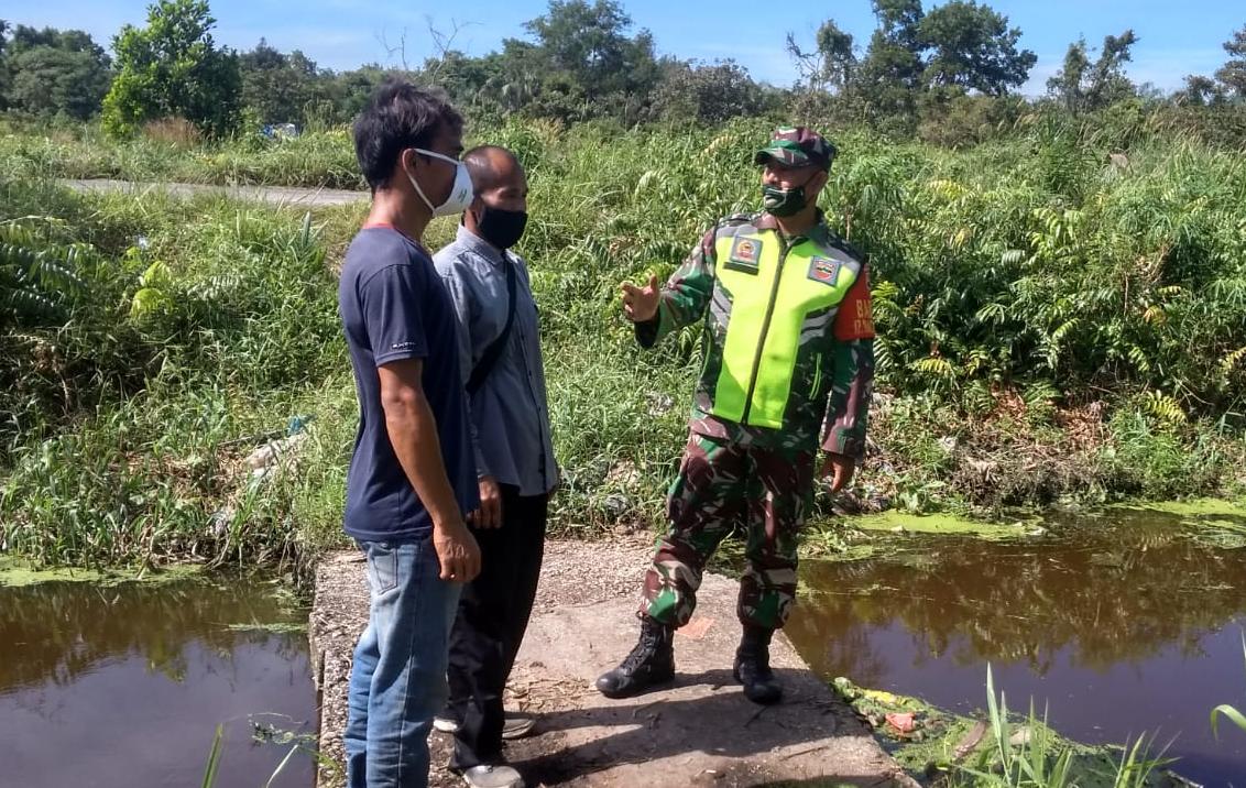 Sisir Hutan dan Lahan, Serda Purnomo Ingatkan Warga Jangan Membakar