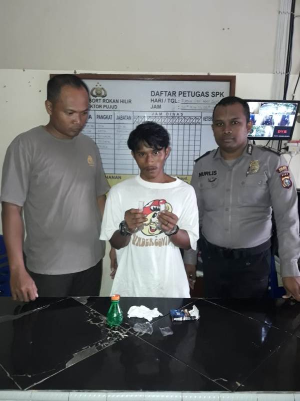 Terlibat Narkoba, Anak Tukul Diborgol Polisi