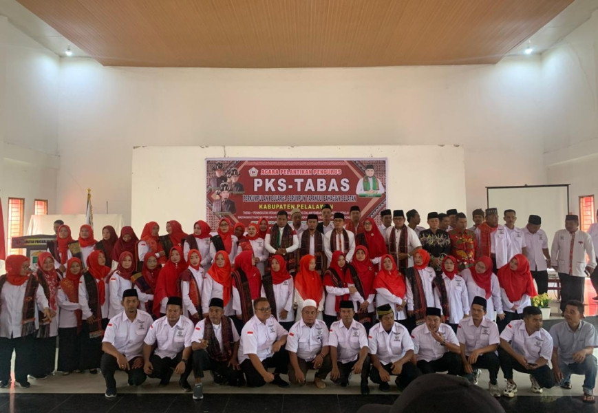 Pengurus PKS TABAS Pelalawan Dilantik, , Bupati Zukri ajak masyarakat Untuk Saling Tolong Menolong