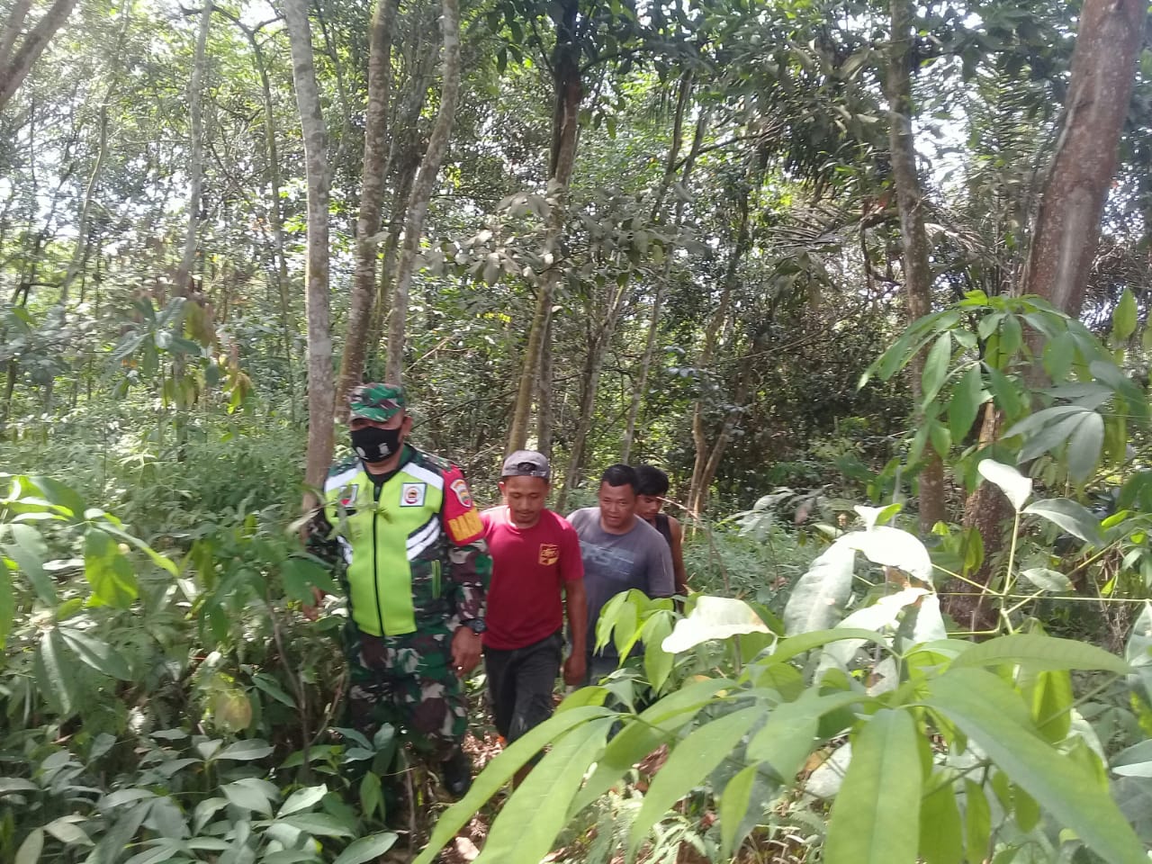 Sosialisasi Karhutla Di Pangkalan Pisang,  Sertu Afrisal: Pelaku Karhutla Akan di Penjara