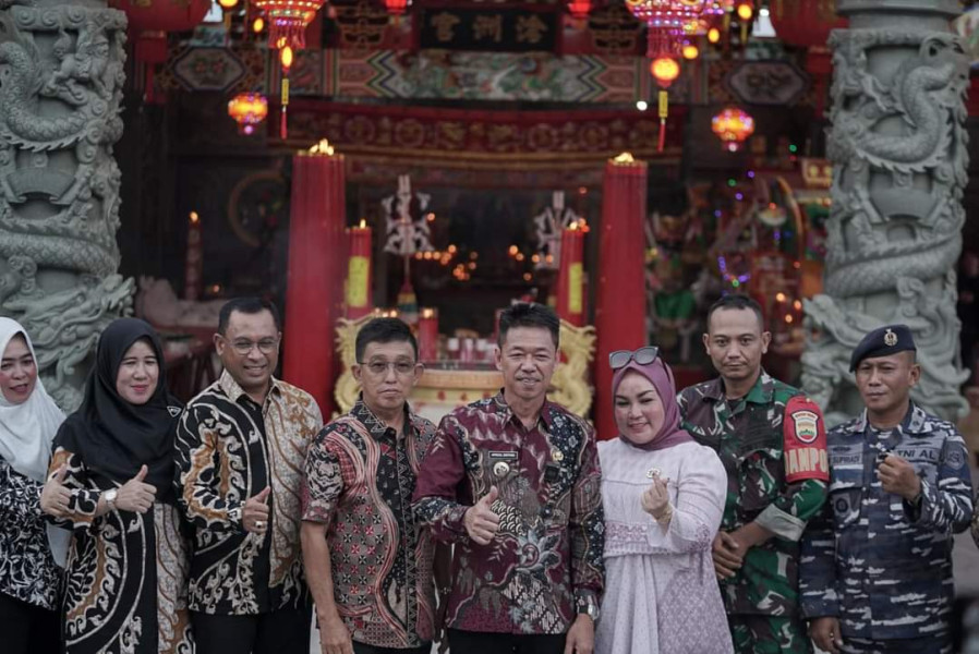 Bupati Rohi Teken Prasasti Peresmian Jembatan dan Kelenteng Sinaboi