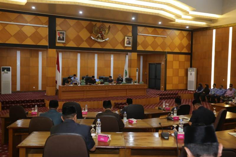 Bupati Alfedri Sampaikan Jawaban Pemkab Atas Penyampaian 9 Ranperda di DPRD
