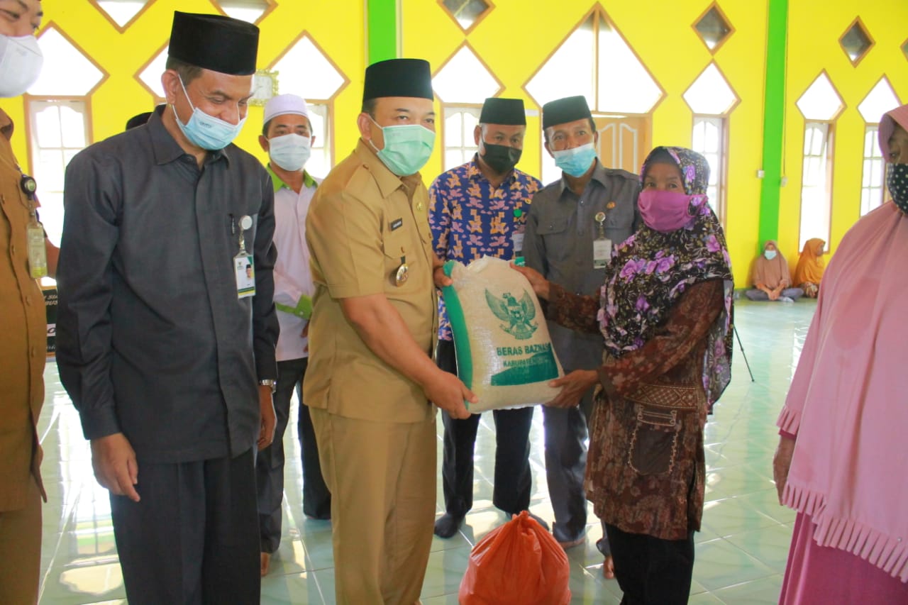 Husni Merza Imbau Masyarakat Untuk Berzakat dan Doakan Para Muzaki