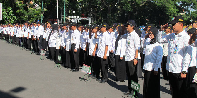 Tolak Permendagri, Pemkot Solo Ganti Seragam ala Jokowi dengan Batik