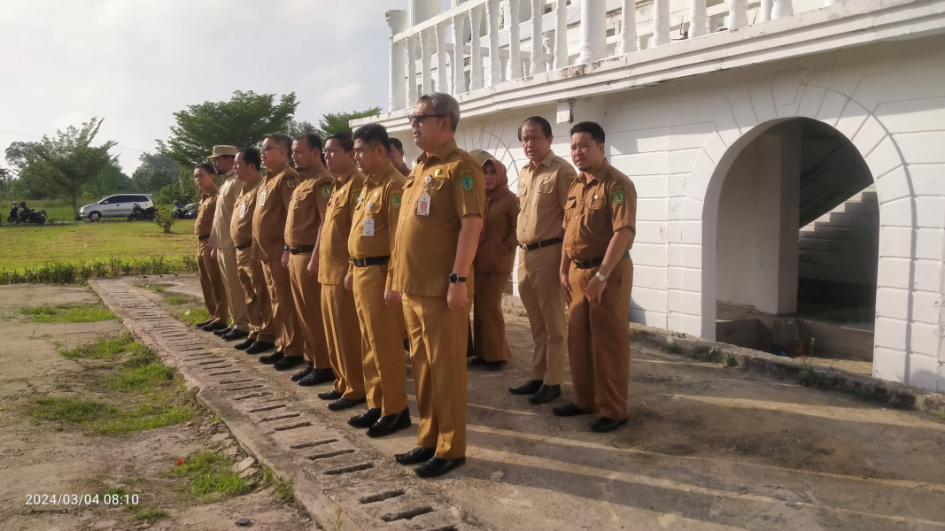 Kadisos Rohil Pimpin Apel Mingguan, Ini Pesan Bagi ASN