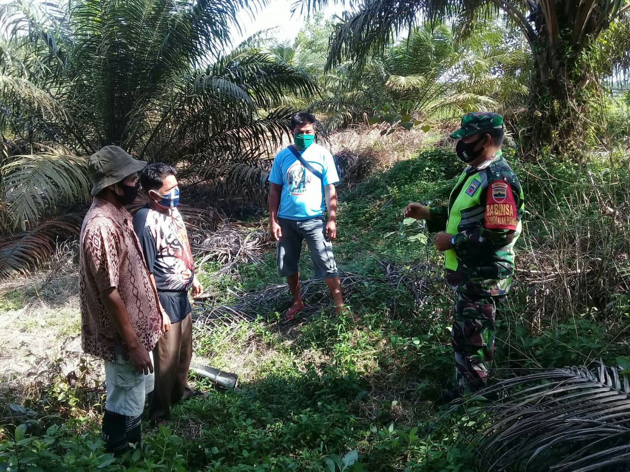 Sampaikan Dampak Karlahut, Sertu Afrisal Minta Masyarakat Lakukan Ini