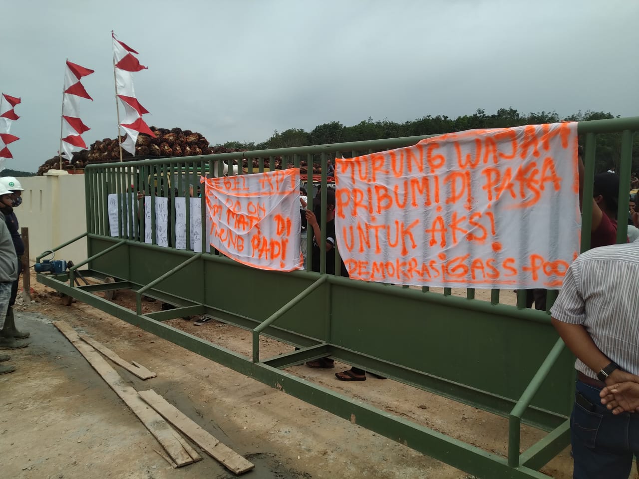 Tuntut Tenaga Kerja Tempatan, APTT Segel PT PAS