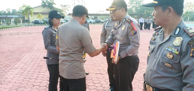 Polres Rokan Hilir Serahkan Kendaraan Dinas ke 11 Sektor Polsek