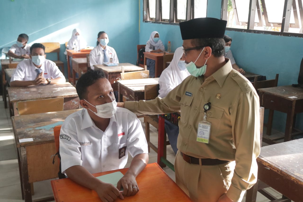 Hari ke-2 Monitoring PTM, Sekda Siak Arfan Usman Kunjungi SMAN 1 Siak