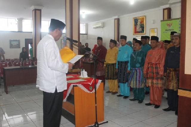 Galang Zakat Bagi Mustahik, Bupati Suyatno Lantik 17 UPZ Rohil