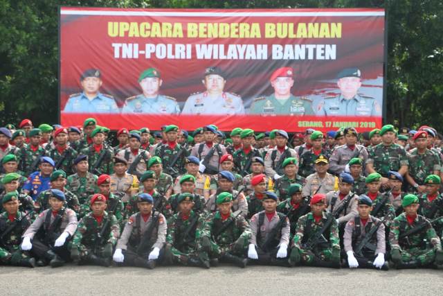Pelihara Sinergitas, TNI-POLRI Gelar Upacara Bendera Bulanan, di Mako Group 1 Kopasus