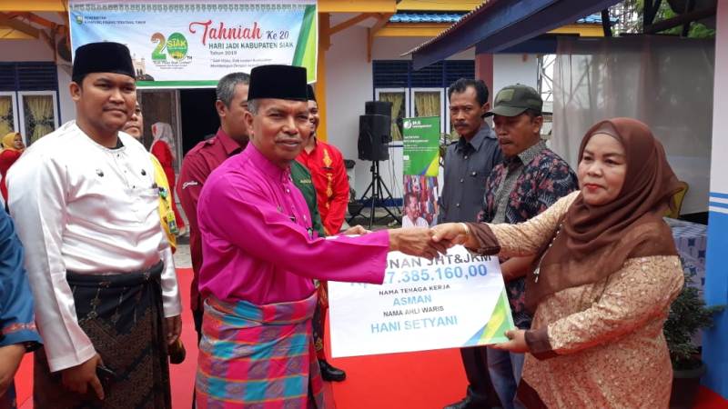 Kampung Pinang Sebatang Timur Dinobatkan Sebagai Kampung Sadar BPJS Ketenagakerjaan