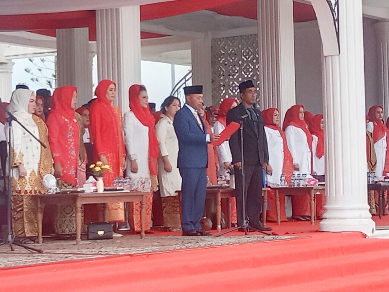 Dirgahayu RI Ke-78 ,Wakil Ketua DPRD Rohil Membaca Teks Proklamasi