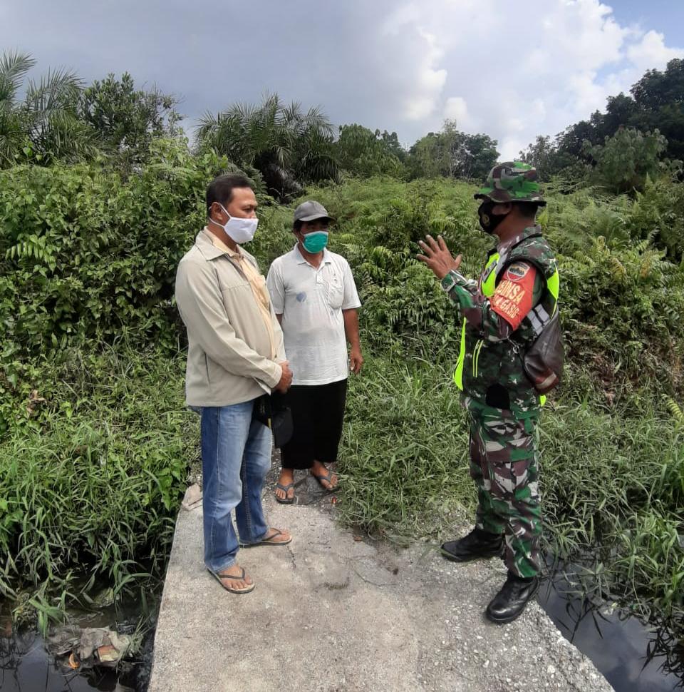 Agar Tidak Terjadi Karhutla, Sertu Ardian Agus Ingatkan Masyarakat Tidak Bakar Sampah