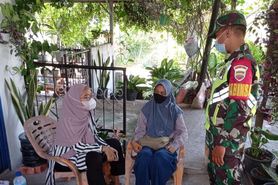 Agar Masyarakat Ikuti Prokes, Kopda Lasroha Sigalingging Lakukan Komsos di Teluk Rimba