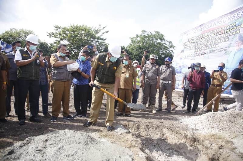 Bupati Alfedri Letakkan Batu Pertama Pembangunan IPA Baja INDOOR Pertama di Siak