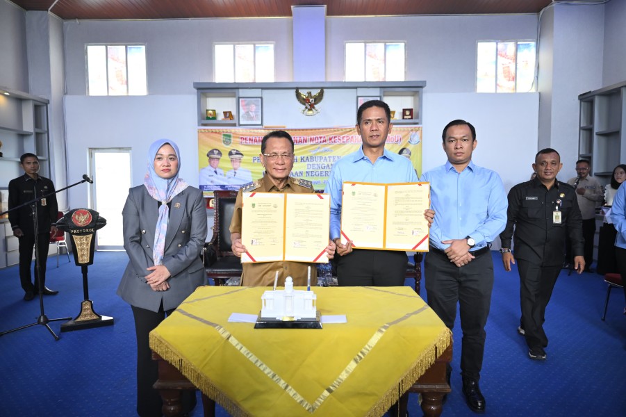 Cegah Penyelewengan Anggaran Tahun 2025 , Pemkab Rohil Dan Kejari Teken MoU