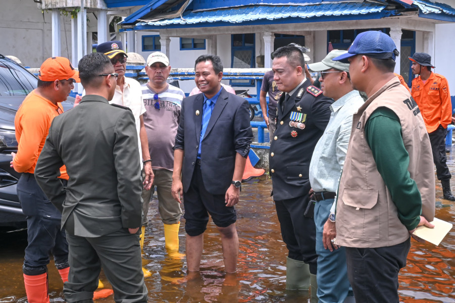 Plt Bupati Rohil ,Kapolres dan Dandim Tinjau Kondisi Banjir di Bagansiapiapi
