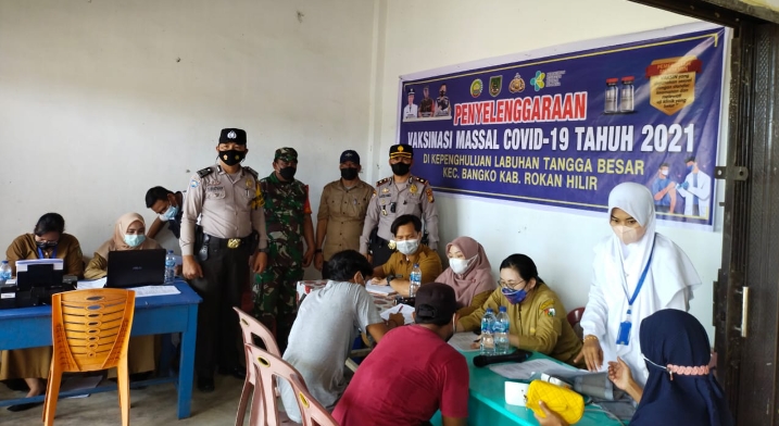 Polres Rohil Ajak Warga Sukseskan Vaksinasi Massal