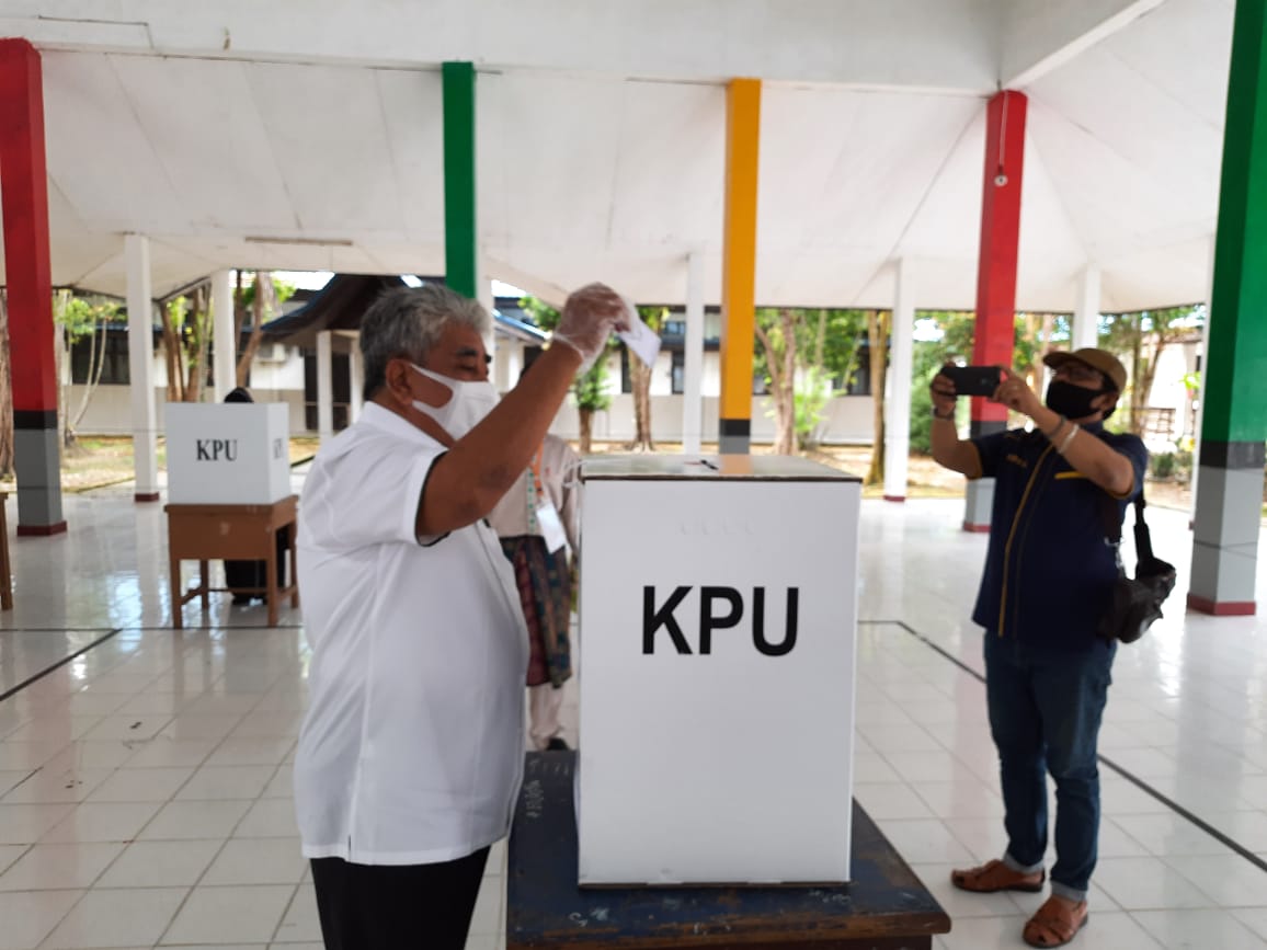 Nyoblos di TPS 02, Arwin Berharap Lahirnya Pemimpin Yang Adil dan Amanah