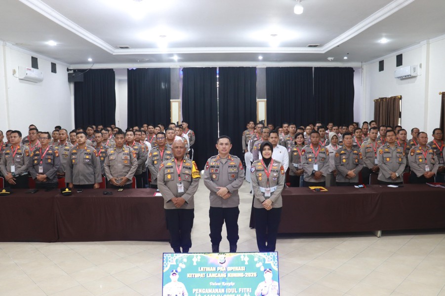 Kapolres Pelalawan Pimpin Pembukaan Latihan Pra Operasi Ketupat Lancang Kuning 2025