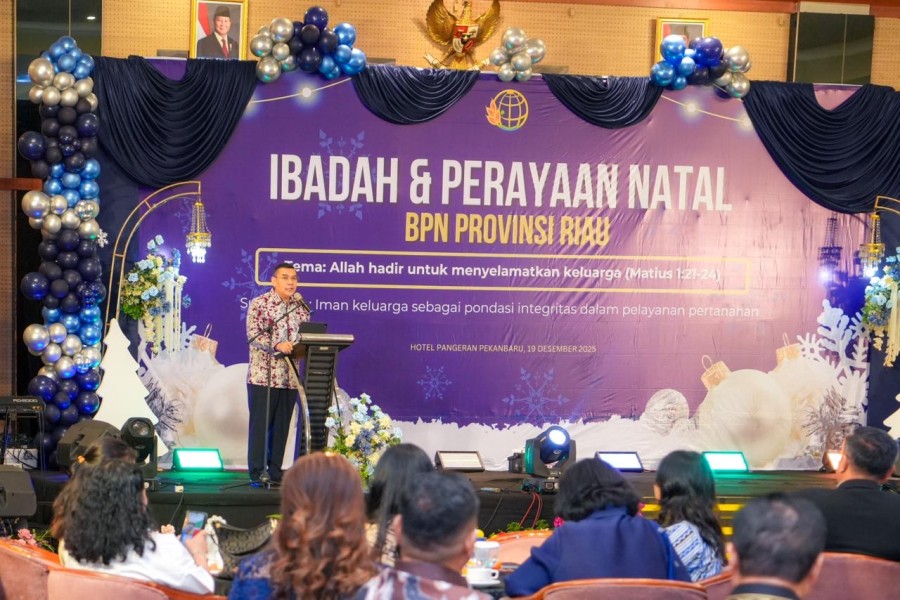 Hadiri Perayaan Natal Kanwil BPN Provinsi Riau, Wamen Ossy: Jaga Semangat untuk Layani Masyarakat