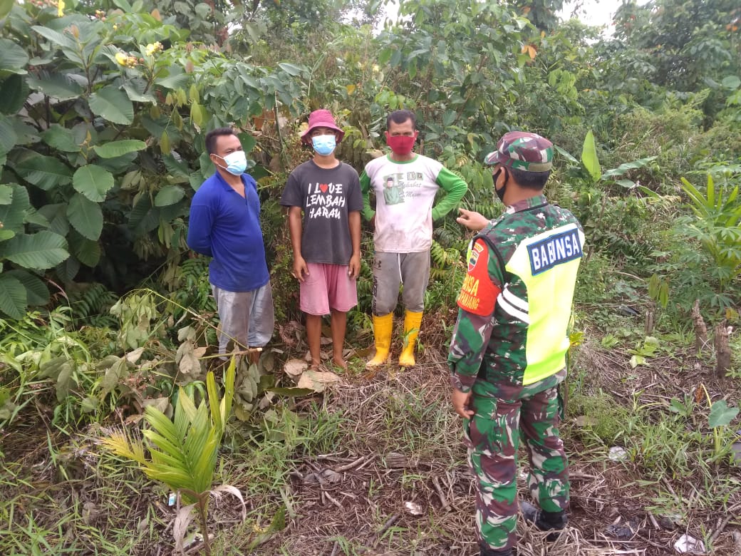 Larang Bakar Lahan, Serda Purnomo Sampaikan Dampak Karlahut