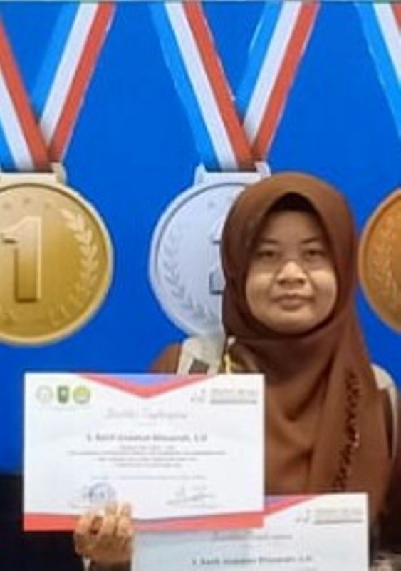 Sosok Seorang Ratih, Srikandi Siak Peraih Lima Besar Olimpiade Guru se-Riau dan Kepri