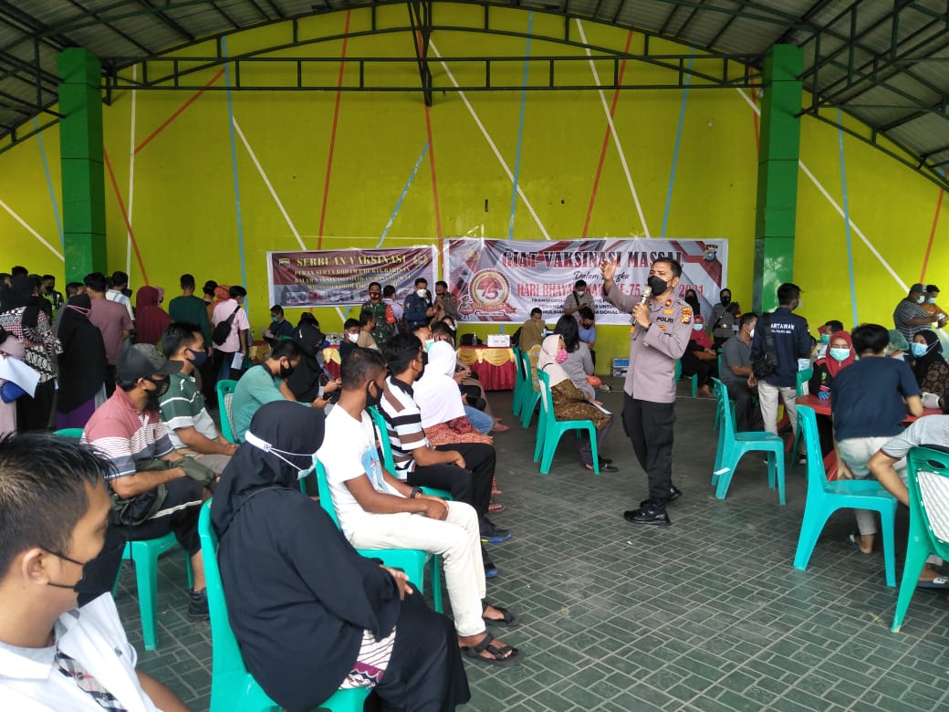 Hari Bhayangkara ke-75, Polres Inhu Gelar Vaksinasi C-19 Massal