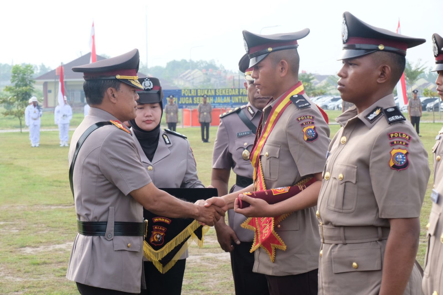 Membanggakan, Putra Aiptu Fernando Purba Lulus Terbaik 1 SPN Pekanbaru Polda Riau Tahun 2023