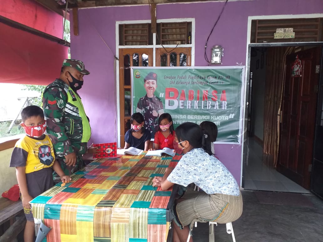 Gerakan Peduli Pendidikan, Koptu K Manulang Berikan Internet Gratis