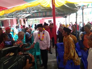 Warga Desa Sungai Panji-Panji Kubu Rohil Butuh Jaringan Dan Listrik, Ini Tanggapan Suyatno