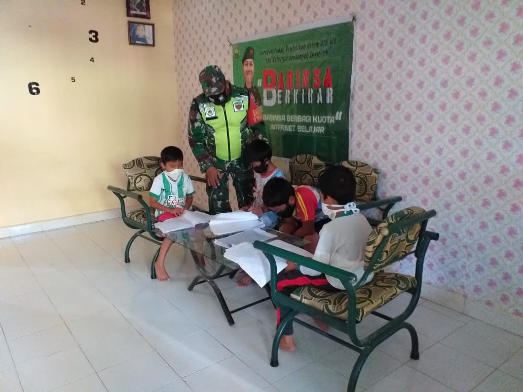 Serda Venus Luberto Bimbing 4 Siswa SD Perawang Barat Belajar Daring
