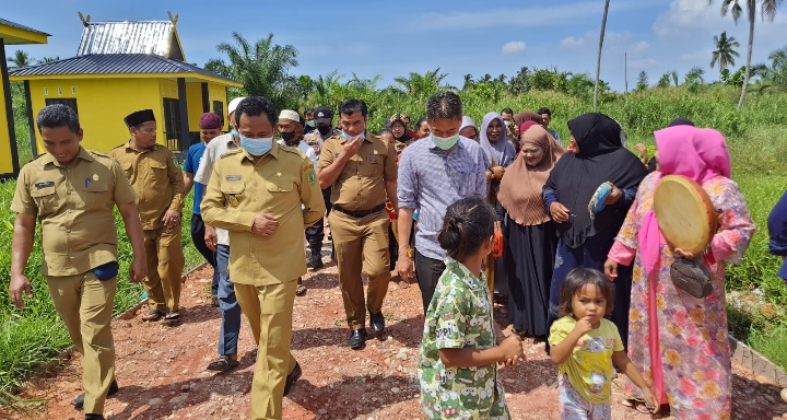 Bupati Afrizal Sintong Tinjau Rumah Resetlemen Bagan Hulu