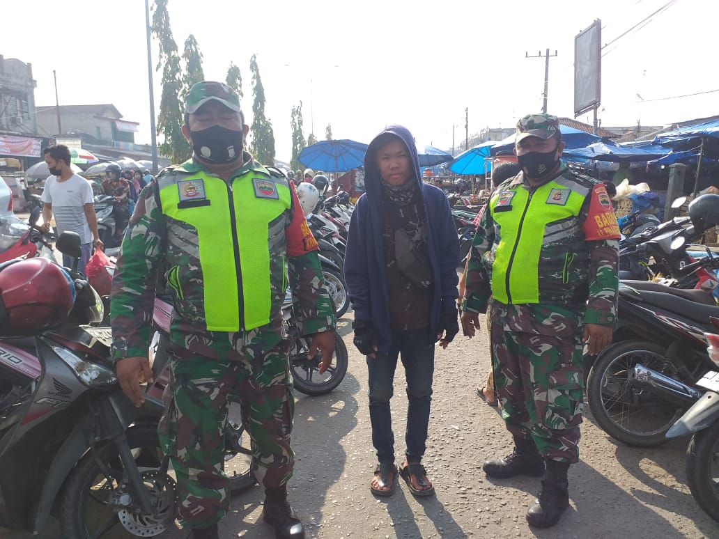 Wajib Ikuti Prokes, Serda Venus Luberto Tegur Warga Di Tuah Serumpun